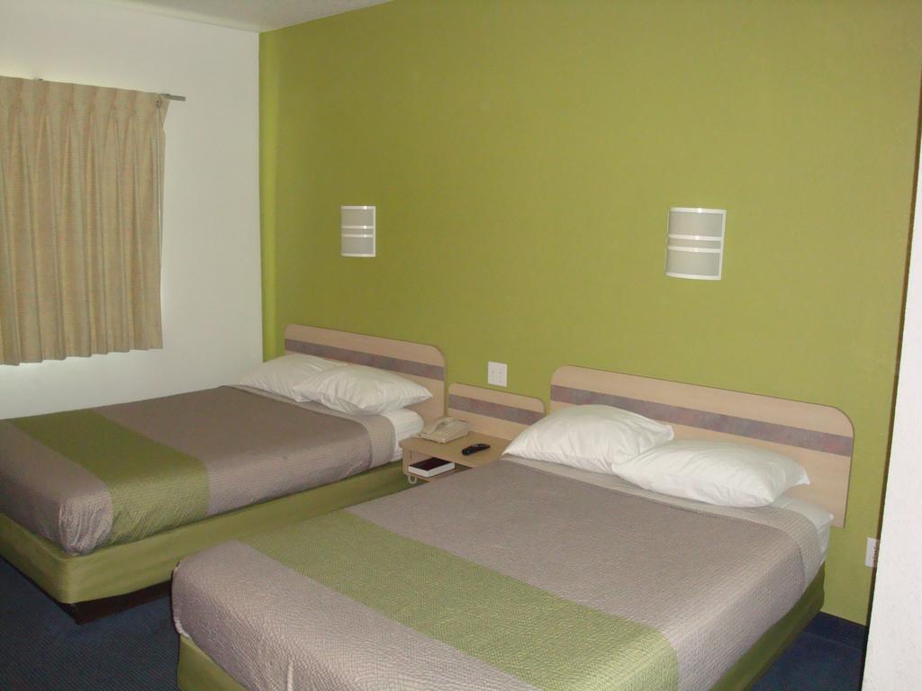Lakeside Inn לייק הבאסו סיטי מראה חיצוני תמונה